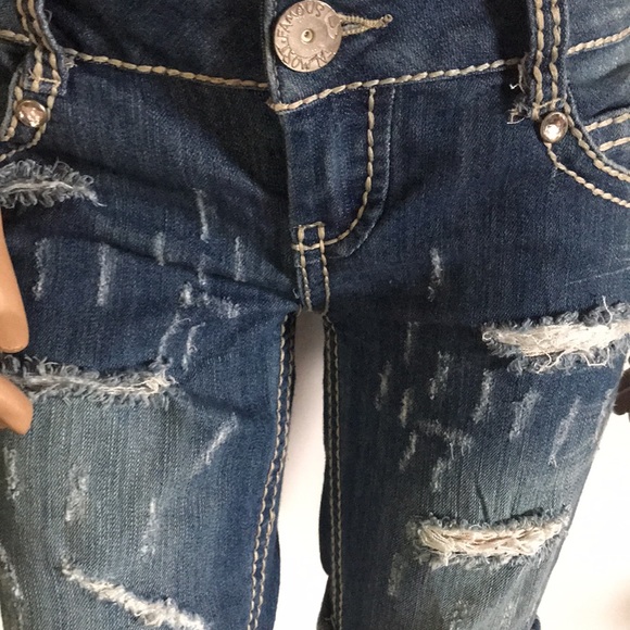 SOLD - Almost Famous distressed shorts size 7. - Picture 2 of 4